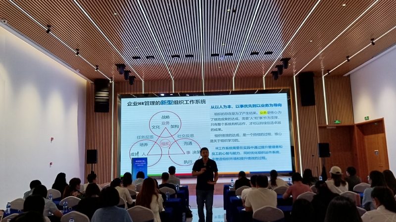 代缴社保公司营业执照与许可证：有何区别？**